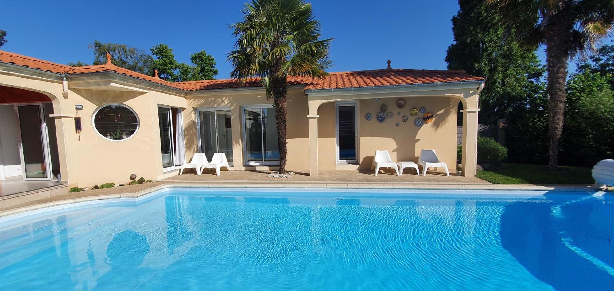 A La Topaze #Gite Calme #3 Pers #Piscine Privee #Cholet #Wifi Haut Debit #Preau #Cholet #Parc Japonais #Puy Du F Ou Le May-sur-Evre Ngoại thất bức ảnh